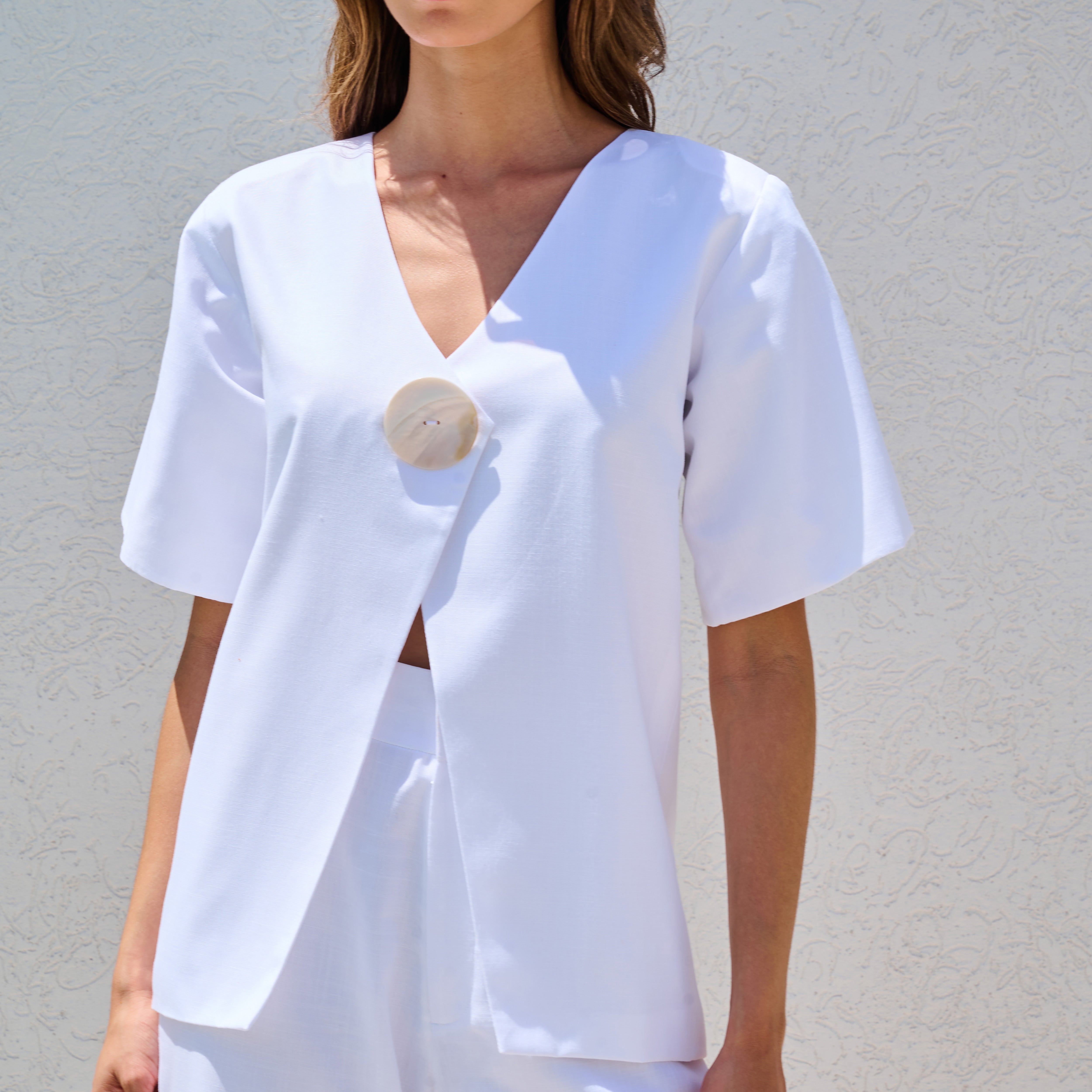 Rhodes Linen Top (big button)